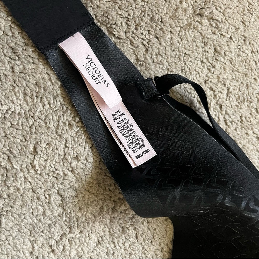 Victorias Secret Bras 38C - Picture 11 of 12